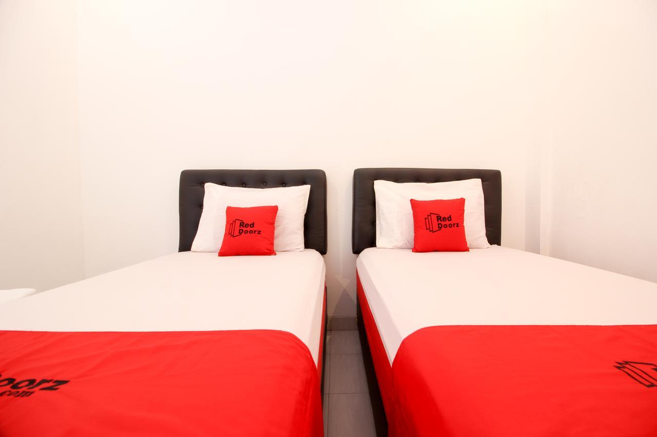 Reddoorz Plus @ Prawirotaman 3 Yogyakarta Exterior photo